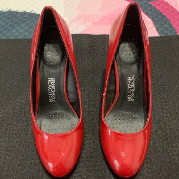 Kenneth Cole Reaction Shoes - Kenneth Cole Reaction "Socially" SZ 7.5M Pumps